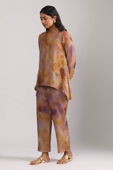 Buy_Trendy Tokari_Purple Silk, Chanderi Sequins, Embroidery V-neck Tie Dye Kurta Set With Pant _Online_at_Aza_Fashions