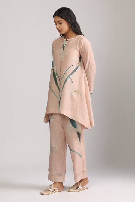 Buy_Trendy Tokari_Peach Silk, Chanderi Embroidery, Sequins Round Neck Floral Kurta And Pant Set _Online_at_Aza_Fashions