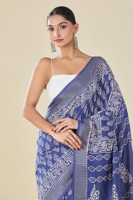 Naintara Bajaj_Blue Viscose Paisley Handblock Print Saree _at_Aza_Fashions