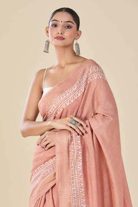 Buy_Naintara Bajaj_Peach Chanderi Geometric Woven Printed Saree