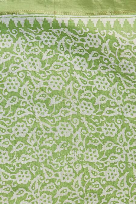 Naintara Bajaj Green Chanderi Geometric Woven Saree at Aza Fashions Naintara Bajaj_Green Chanderi Geometric Woven Saree_at_Aza_Fashions