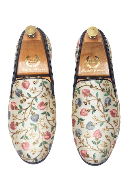 Buy_Domani_Beige Kalamkari Leafy Vine Slip-on Shoes _Online_at_Aza_Fashions