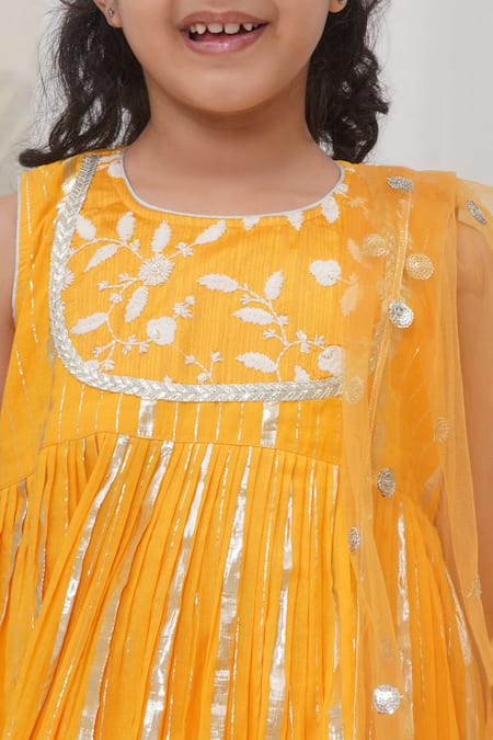 Shop_Little Bansi_Yellow Cotton Embroidery Floral Thread Kurta Set _Online_at_Aza_Fashions