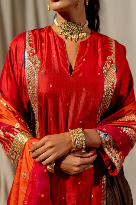 Shop_Pooja-Keyur_Red Silk Embroidery Split V-neck Aari Kurta And Pant Set _Online_at_Aza_Fashions