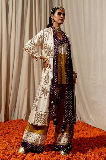 Buy Pooja-Keyur Off White Silk Sequins Open Neck Aari Embroidered Longline Jacket Online at Aza Fashions Buy_Pooja-Keyur_Off White Silk Sequins Open Neck Aari Embroidered Longline Jacket _Online_at_Aza_Fashions