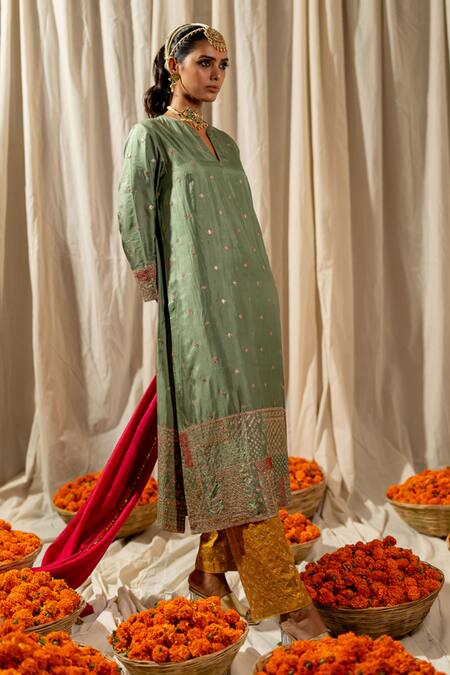 Pooja-Keyur_Pink Silk Sequins, Zari, Embroidery Dupatta _Online_at_Aza_Fashions