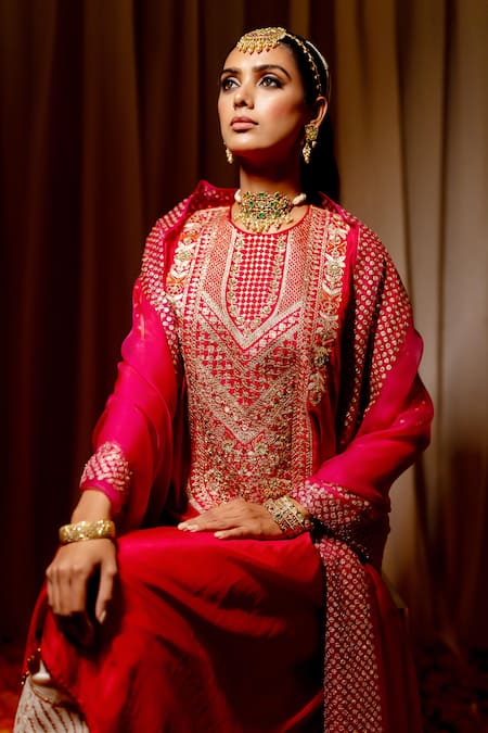 Buy_Pooja-Keyur_Red Silk Embroidery, Sequins Round Neck And Kaftan Set _Online_at_Aza_Fashions