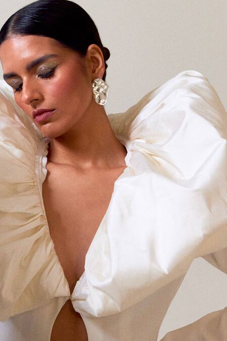 Tisharth By Shivani_White Polyester, Lycra Plunge Neck Bubble Hem Top And Pant Set _Online_at_Aza_Fashions