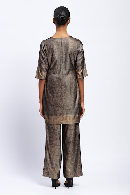 Shop Abraham And Thakore Gold Georgette V-neck Foli Embroidered Lines Tunic at Aza Fashions Shop_Abraham And Thakore_Gold Georgette V-neck Foli Embroidered Lines Tunic_at_Aza_Fashions