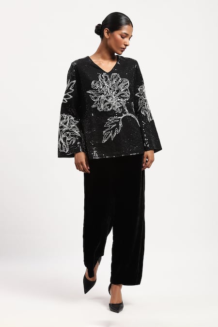 Shop Abraham And Thakore Black Crepe Sequins V-neck Floral Embellished Top Online at Aza Fashions Shop_Abraham And Thakore_Black Crepe Sequins V-neck Floral Embellished Top _Online_at_Aza_Fashions