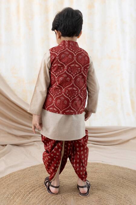 Shop Tiber Taber Maroon Cotton Embroidery Mughal Print Bundi And Kurta Set at Aza Fashions Shop_Tiber Taber_Maroon Cotton Embroidery Mughal Print Bundi And Kurta Set_at_Aza_Fashions