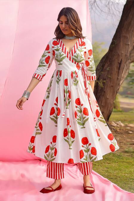 Buy_Gulaal_White Cotton Embroidery V-neck Floral Print Angarkha Kurta Set 