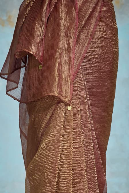 Shop Dressfolk Maroon Tissue Sindoori Crinkled Handloom Saree With Running Blouse Shop_Dressfolk_Maroon Tissue Sindoori Crinkled Handloom Saree With Running Blouse