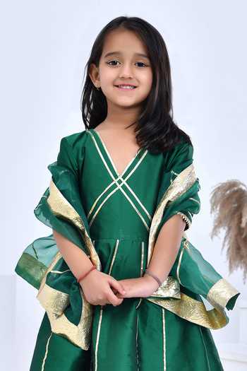Bannhi By Priyanka Rathore_Green Taffeta Gota Patti Embellished Anarkali Set _at_Aza_Fashions