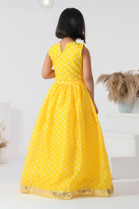 Shop_Bannhi By Priyanka Rathore_Yellow Chanderi Gota Patti Bandhani Print Lehenga Set _at_Aza_Fashions
