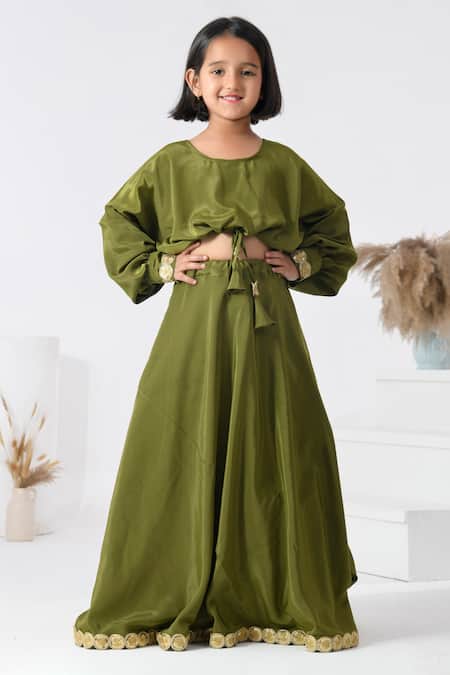 Bannhi By Priyanka Rathore Green Crepe Embroidery Floral Embellished Hem Lehenga And Blouse 