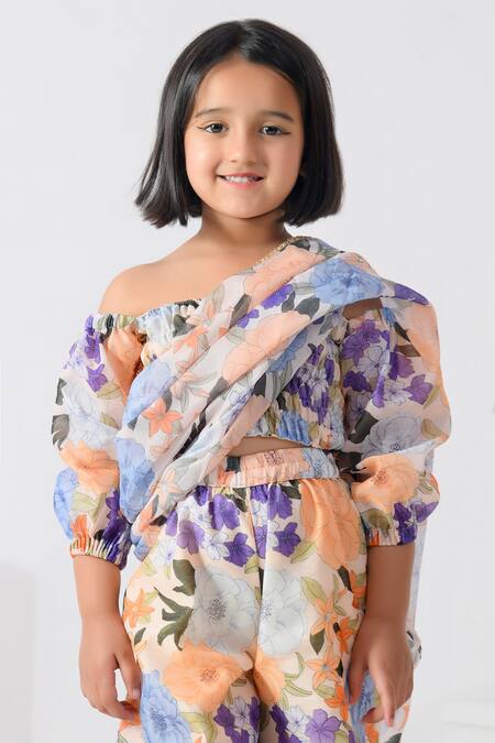 Bannhi By Priyanka Rathore_Peach Chanderi Floral Print Pre-draped Saree Set _Online_at_Aza_Fashions