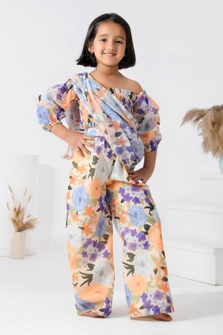 Bannhi By Priyanka Rathore_Peach Chanderi Floral Print Pre-draped Saree Set _at_Aza_Fashions