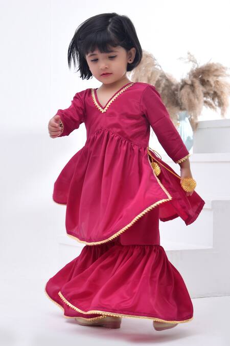 Buy_Bannhi By Priyanka Rathore_Magenta Crepe Gota Patti Embellished Kurta Sharara Set _Online_at_Aza_Fashions