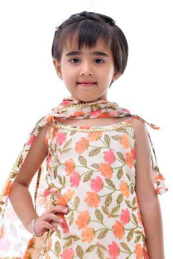 Buy_Bannhi By Priyanka Rathore_Off White Chiffon Gota Patti Blossom Print Kurta Sharara Set _Online_at_Aza_Fashions
