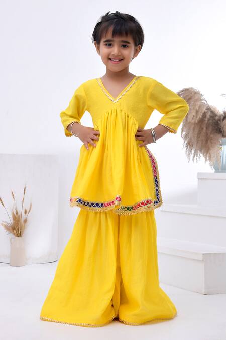 Buy_Bannhi By Priyanka Rathore_Yellow Chanderi Gota Patti, Lace Embellished Kurta Set _Online_at_Aza_Fashions