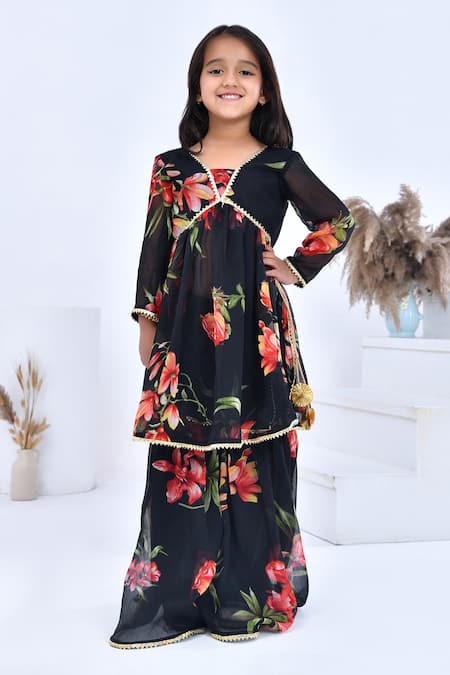 Buy_Bannhi By Priyanka Rathore_Black Chiffon Gota Patti Floral Bloom Print Kurta Set _Online_at_Aza_Fashions