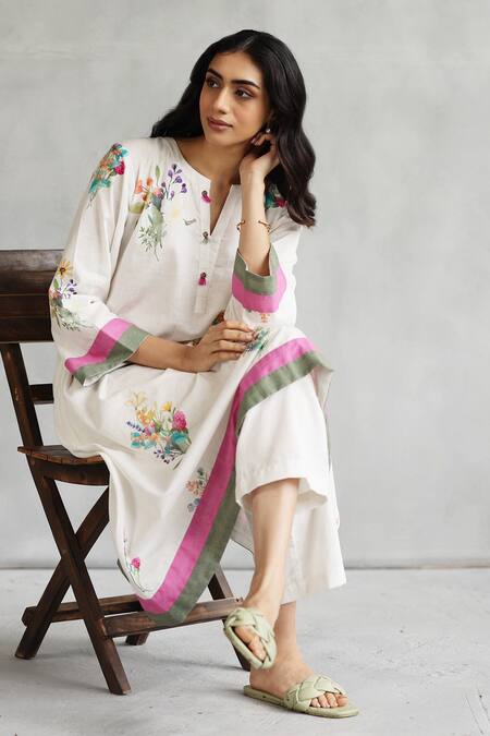 Roza_Ivory Linen Round Neck Blossom Printed Kurta And Pant Set _at_Aza_Fashions
