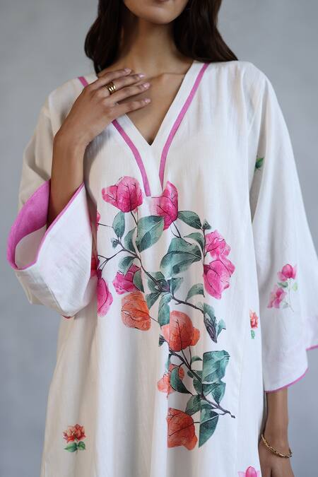 Shop_Roza_Ivory Linen V-neck Printed Bougainvillea Kurta And Pant Set _Online_at_Aza_Fashions
