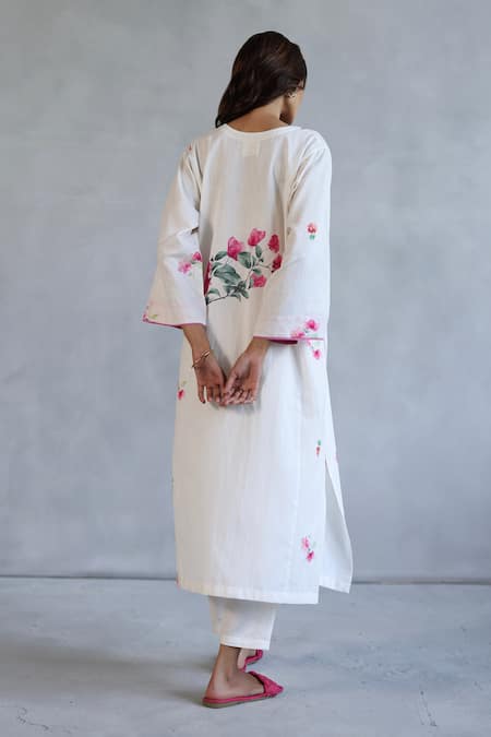 Shop Roza Ivory Linen V-neck Printed Bougainvillea Kurta And Pant Set at Aza Fashions Shop_Roza_Ivory Linen V-neck Printed Bougainvillea Kurta And Pant Set _at_Aza_Fashions