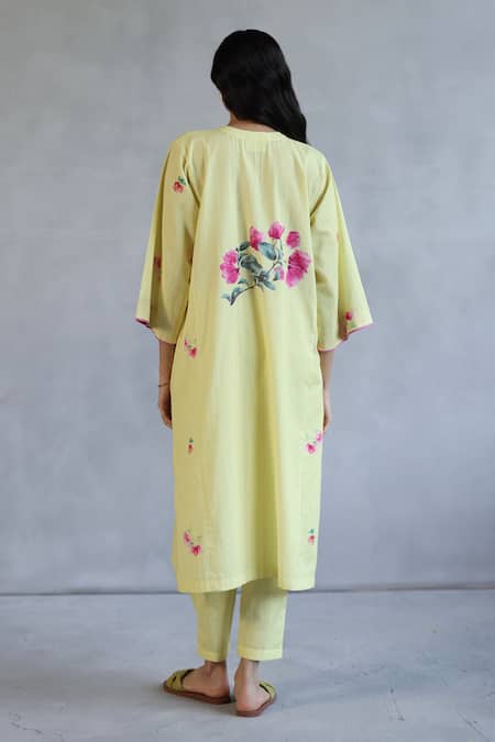 Shop Roza Yellow Linen V-neck Bougainvillea Printed Phiran Kurta Set at Aza Fashions Shop_Roza_Yellow Linen V-neck Bougainvillea Printed Phiran Kurta Set _at_Aza_Fashions