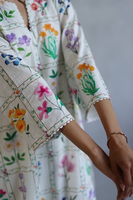 Roza_Ivory Linen Split V-neck Wildflower Printed Kurta And Pant Set _at_Aza_Fashions