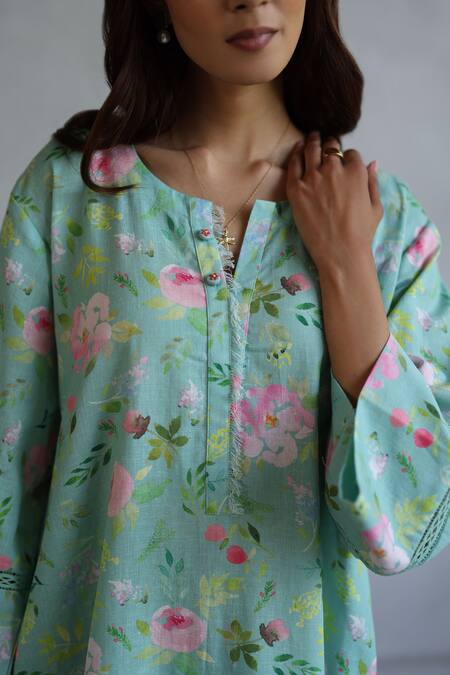Buy_Roza_Aqua Linen Round Neck Hyacinth Floral Kurta And Pant Set _Online_at_Aza_Fashions