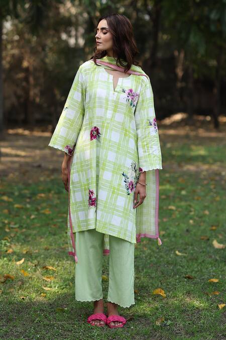 Roza_Green Linen Embroidery Open Neck Checkered Floral Kurta And Pant Set _Online_at_Aza_Fashions