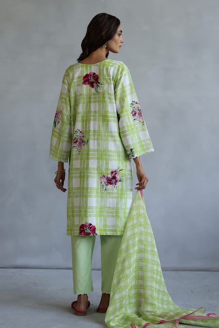 Shop Roza Green Linen Embroidery Open Neck Checkered Floral Kurta And Pant Set at Aza Fashions Shop_Roza_Green Linen Embroidery Open Neck Checkered Floral Kurta And Pant Set _at_Aza_Fashions