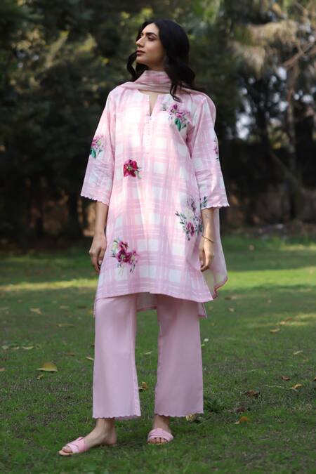 Roza_Pink Linen Embroidery Open Neck Checkered Floral Kurta Set _at_Aza_Fashions