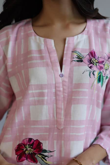 Shop_Roza_Pink Linen Embroidery Open Neck Checkered Floral Kurta Set 