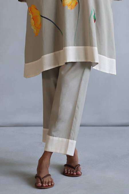 Roza_Beige Linen Mandarin Collar Floral Printed Kaftan And Pant Set _Online_at_Aza_Fashions