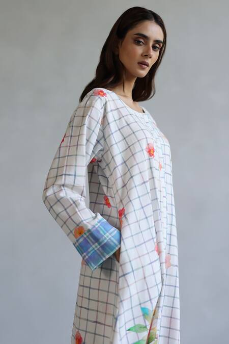 Roza Ivory Linen Round Neck Floral Hand Painted Kurta And Pant Set at Aza Fashions Roza_Ivory Linen Round Neck Floral Hand Painted Kurta And Pant Set _at_Aza_Fashions