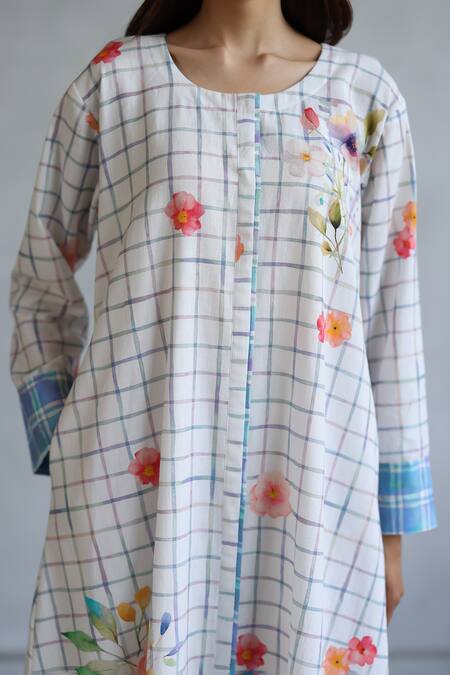 Buy_Roza_Ivory Linen Round Neck Floral Hand Painted Kurta And Pant Set 