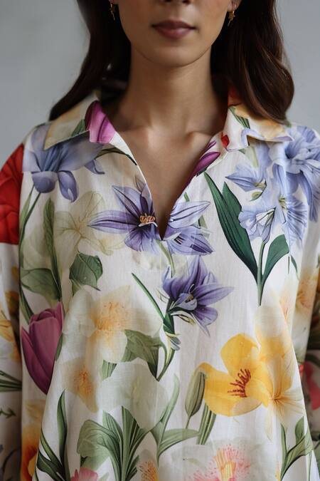 Roza_Multi Color Linen Collared Floral Tulip Print Kaftan _at_Aza_Fashions