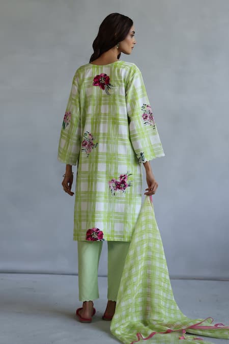 Shop Roza Green Lime Checkered Print Stole at Aza Fashions Shop_Roza_Green Lime Checkered Print Stole _at_Aza_Fashions