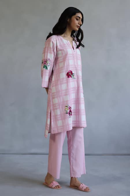 Buy_Roza_Pink Floral Print Chanderi Stole _Online_at_Aza_Fashions