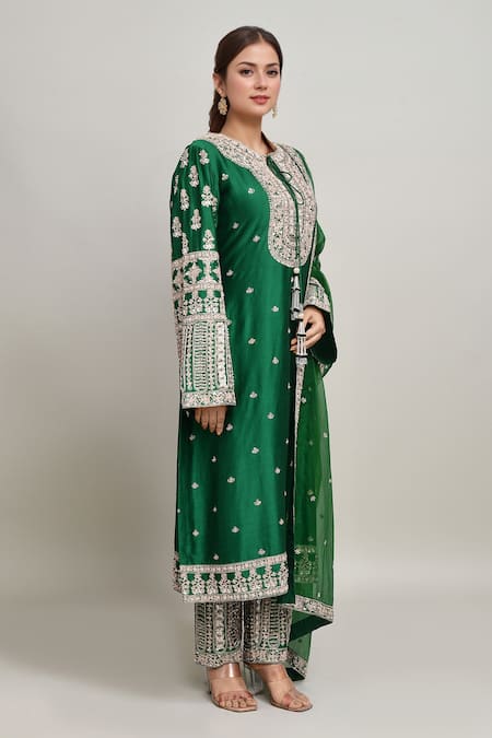 Buy Kalighata Green Chanderi Embroidery Round Neck Gulshan Kurta Set Online at Aza Fashions Buy_Kalighata_Green Chanderi Embroidery Round Neck Gulshan Kurta Set _Online_at_Aza_Fashions