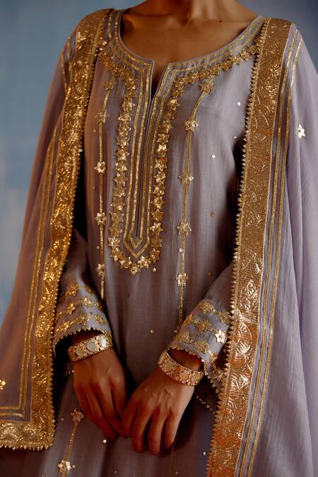 Shetab Kazmi_Gray Chanderi, Cotton Mirrors Split V-neck Mukaish Embroidered Kurta Set _Online_at_Aza_Fashions