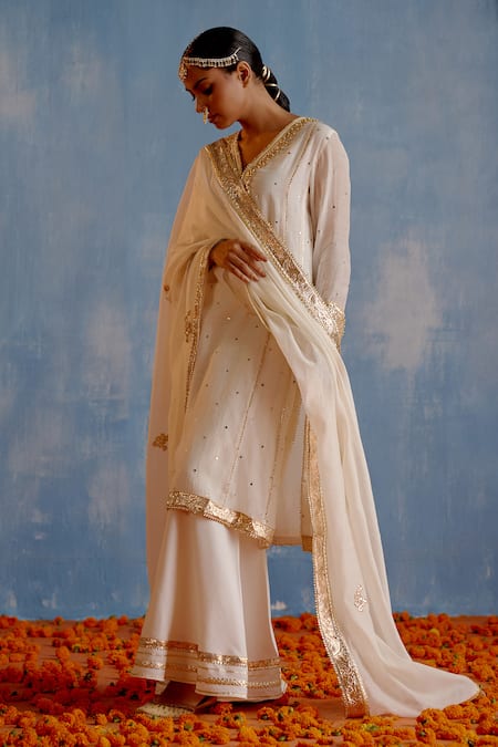 Buy_Shetab Kazmi_White Chanderi, Cotton Gota Patti, Mirrors, Lace Mukaish Embroidered Kurta Set 