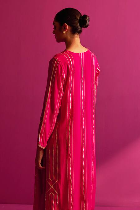 Shetab Kazmi_Fuchsia Viscose, Georgette Gota Patti, Beads Dhanak Embroidered Kurta Set _Online_at_Aza_Fashions