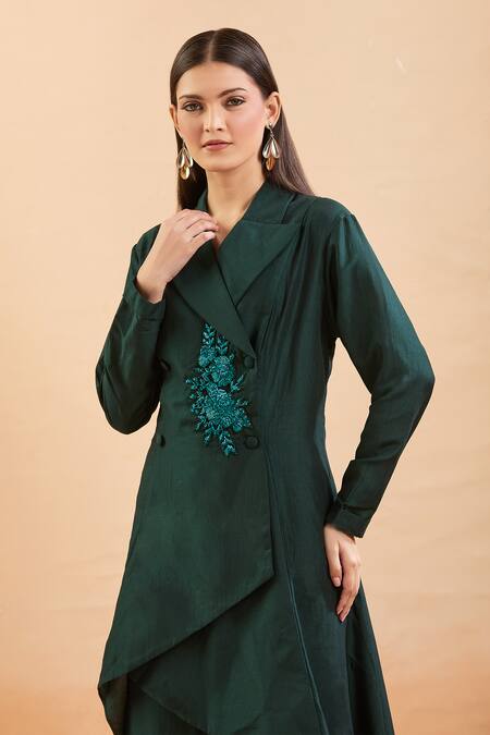 Aakaar Green Silk Cut Work Collared Cutdana Embroidered Asymmetric Tunic Set at Aza Fashions Aakaar_Green Silk Cut Work Collared Cutdana Embroidered Asymmetric Tunic Set_at_Aza_Fashions