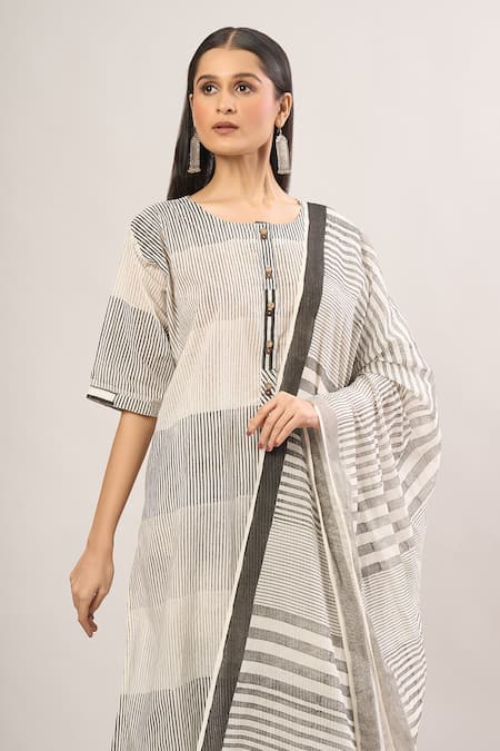 Shop_Banana Labs_Black Cotton Round Neck And White Abstract Stripe Kurta Set _Online_at_Aza_Fashions