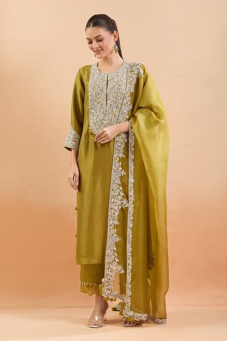 Shop_Prisho_Green Cotton Embroidery, Tassels Round Neck Floral Kurta Set 
