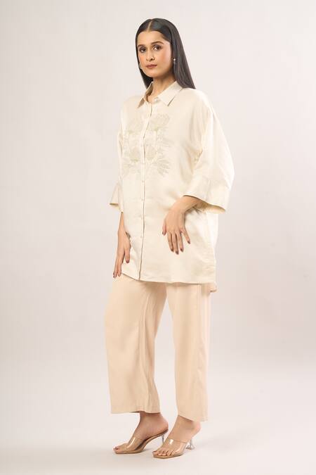 Namrata Joshipura_Ivory Pearls Collared Hibiscus Shimmer Embellished Tunic _Online_at_Aza_Fashions